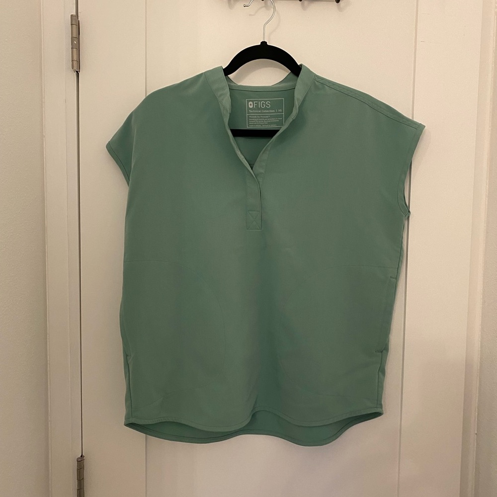 Figs scrubs set